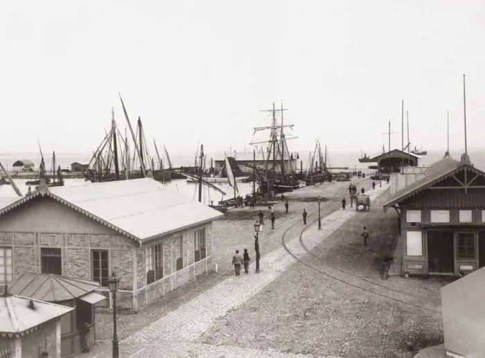 Framed Print : Sailing ships in the harbour, Cadiz, Spain, c. 1900 Framed Print : Sailing ships in the harbour, Cadiz, Spain, c. 1900
