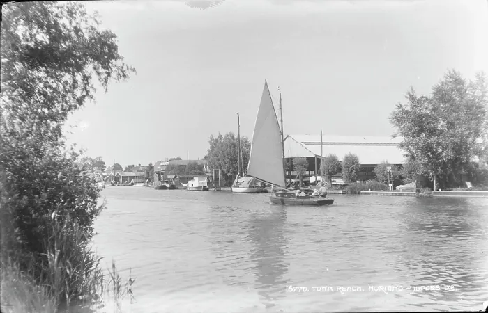 Framed Print : Sailing on Town Reach Framed Print : Sailing on Town Reach