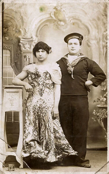 A sailor and his girl - Studio shot