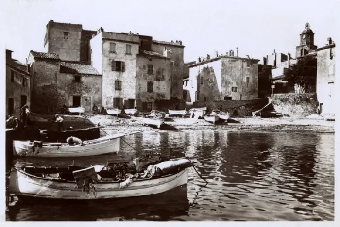 Framed Print : Saint Tropez, France - Port de la Pouncho Framed Print : Saint Tropez, France - Port de la Pouncho