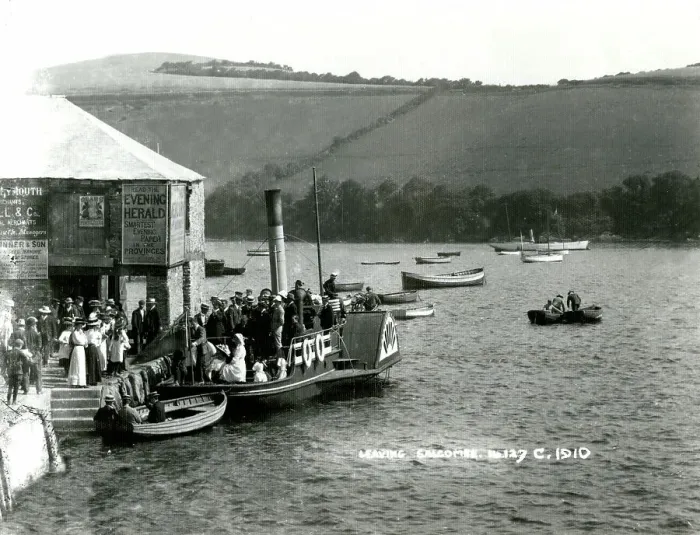 Framed Print : Salcombe Paddle Boat Ferry, Devon Framed Print : Salcombe Paddle Boat Ferry, Devon