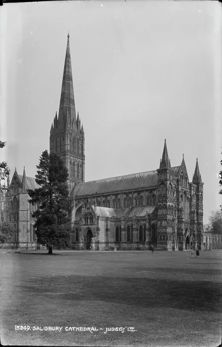 Framed Print : Salisbury Cathedral Framed Print : Salisbury Cathedral