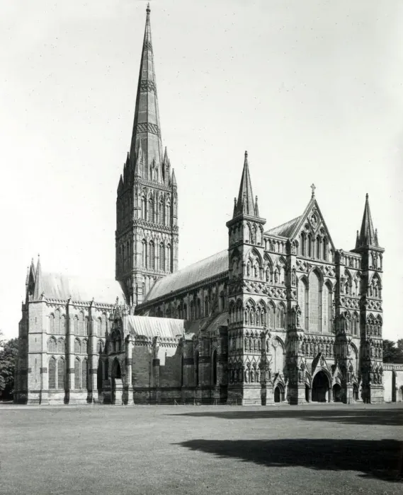 Framed Print : Salisbury Cathedral, Wiltshire, England Framed Print : Salisbury Cathedral, Wiltshire, England