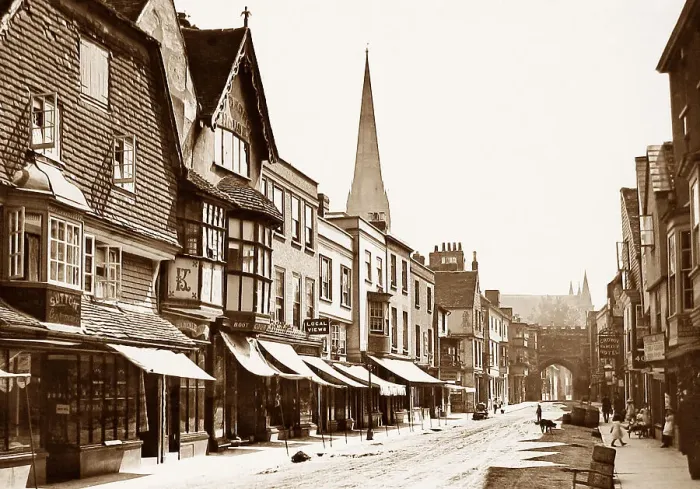 Framed Print : Salisbury High Street Framed Print : Salisbury High Street