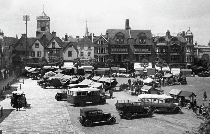 Framed Print : Salisbury Market Square, early 1900s Framed Print : Salisbury Market Square, early 1900s