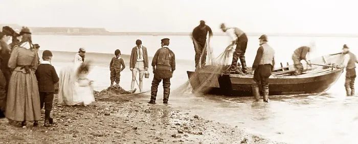 Framed Print : Salmon fishing at Spittal near Berwick on Tweed