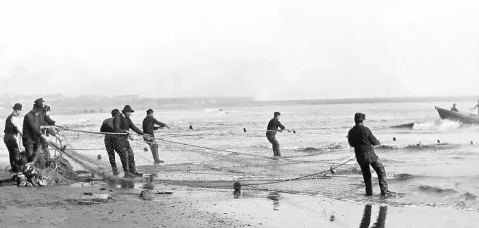 Framed Print : Salmon fishing at Spittal near Berwick on Tweed Framed Print : Salmon fishing at Spittal near Berwick on Tweed
