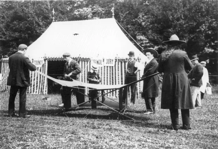 Framed Print : Samuel Cody adjusting black kite at the Findon Framed Print : Samuel Cody adjusting black kite at the Findon