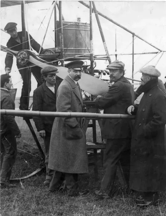 Framed Print : Samuel Cody talking to Louis Bleriot Framed Print : Samuel Cody talking to Louis Bleriot