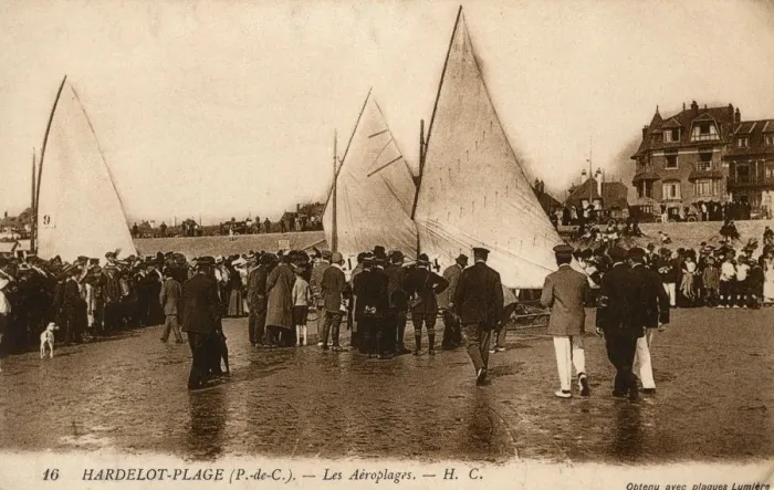Framed Print : Sand Sailing - Hardelot-Plage (Pas de Calais)