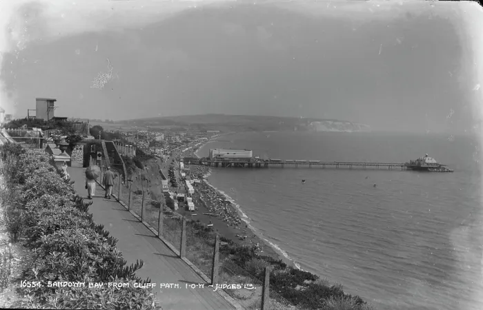 Framed Print : Sandown Bay from Cliff Path Framed Print : Sandown Bay from Cliff Path