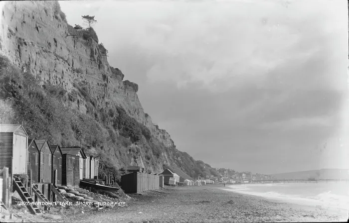 Framed Print : Sandown Beach and Cliffs Framed Print : Sandown Beach and Cliffs