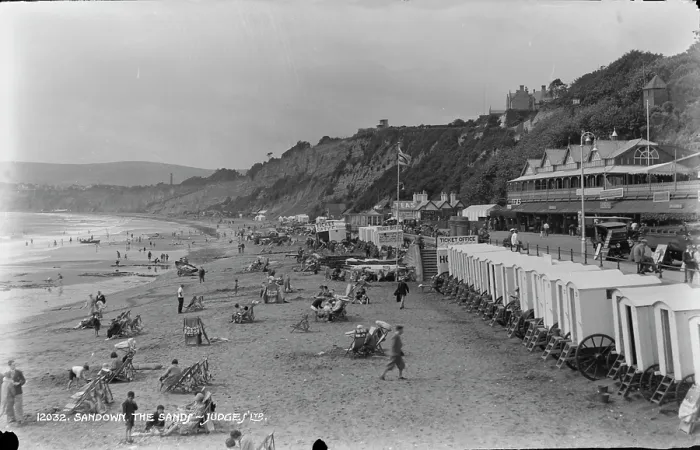Framed Print : Sandown Beach Scene Framed Print : Sandown Beach Scene