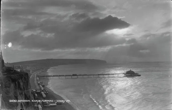 Framed Print : Sandown Pier at Dawn Framed Print : Sandown Pier at Dawn
