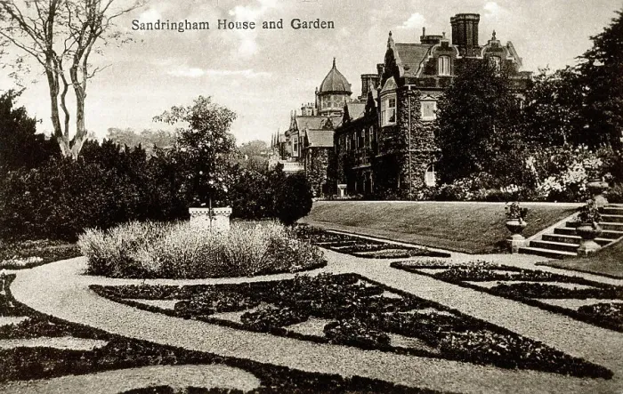 Framed Print : Sandringham House and Garden, Norfolk Framed Print : Sandringham House and Garden, Norfolk
