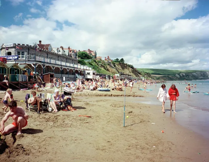 Framed Print : The sands, Swanage Framed Print : The sands, Swanage