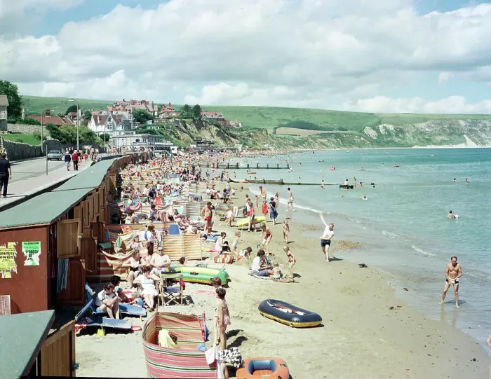 Framed Print : The sands, Swanage Framed Print : The sands, Swanage
