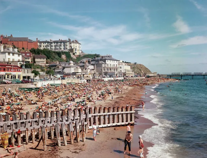 Framed Print : The sands, Ventnor, Isle of Wight Framed Print : The sands, Ventnor, Isle of Wight