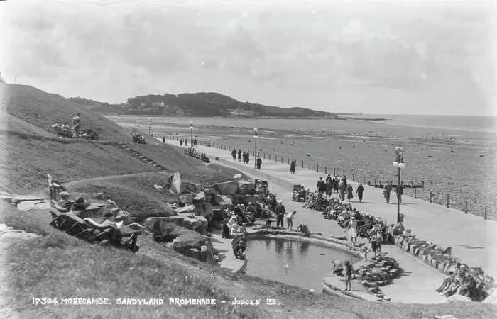Framed Print : Sandyland Promenade, Morecambe Framed Print : Sandyland Promenade, Morecambe