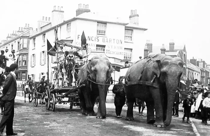 Framed Print : Sanger's Circus parade, Bellevue, Southampton Framed Print : Sanger's Circus parade, Bellevue, Southampton