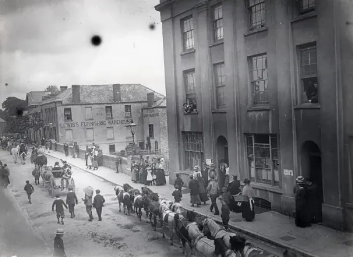 Framed Print : Sangers circus procession, Haverfordwest, South Wales Framed Print : Sangers circus procession, Haverfordwest, South Wales