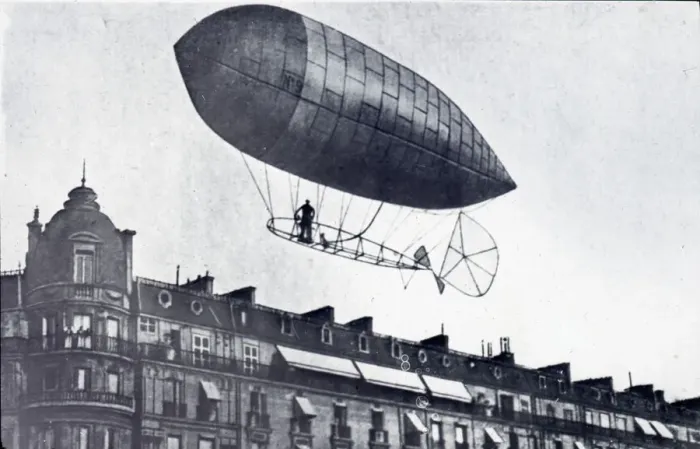 Framed Print : Santos-Dumont Airship No. 9 in flight above buildings