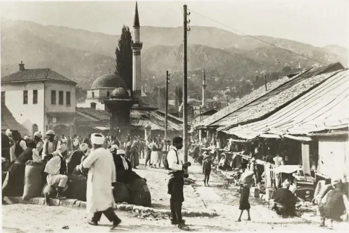 Framed Print : Sarajevo, Bosnia Herzegovina - Market scene Framed Print : Sarajevo, Bosnia Herzegovina - Market scene