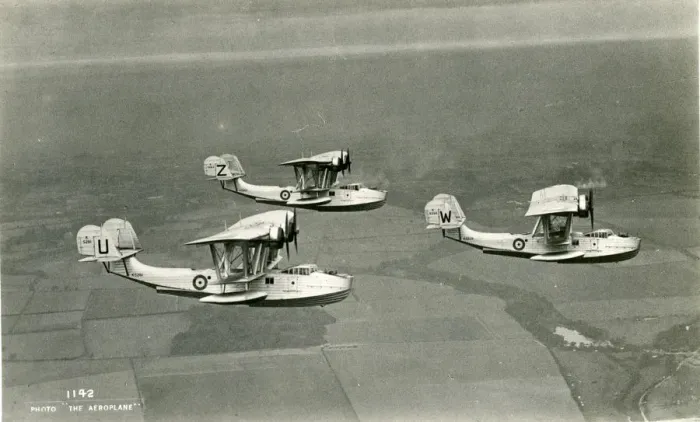 Framed Print : Three Saunders-Roe A27 London IIs, K5259, K5261 and K5262