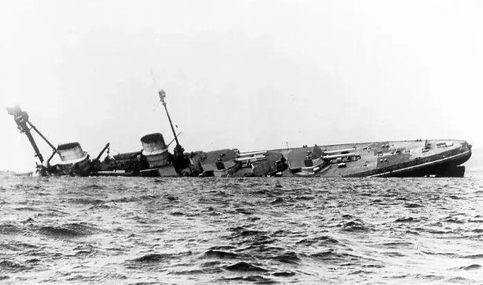 Framed Print : Scapa Flow, Battle cruiser Derfflinger sinking Framed Print : Scapa Flow, Battle cruiser Derfflinger sinking