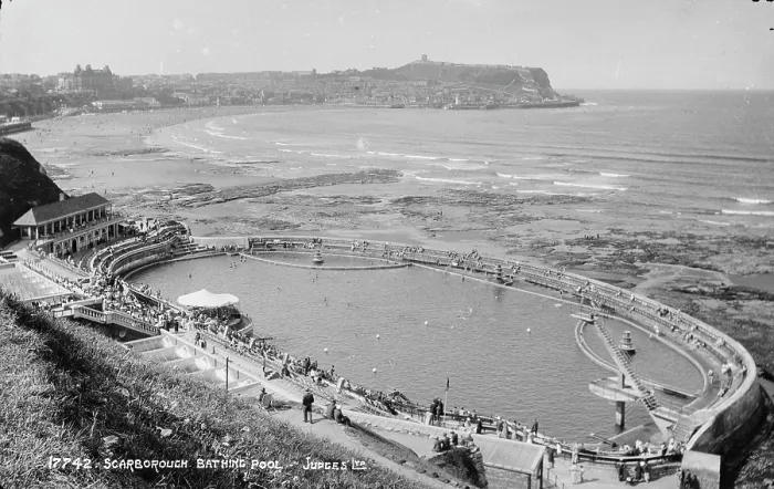 Framed Print : Scarborough Bathing Pool Framed Print : Scarborough Bathing Pool