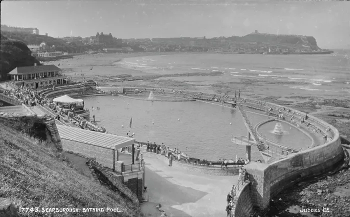 Framed Print : Scarborough Bathing Pool Framed Print : Scarborough Bathing Pool