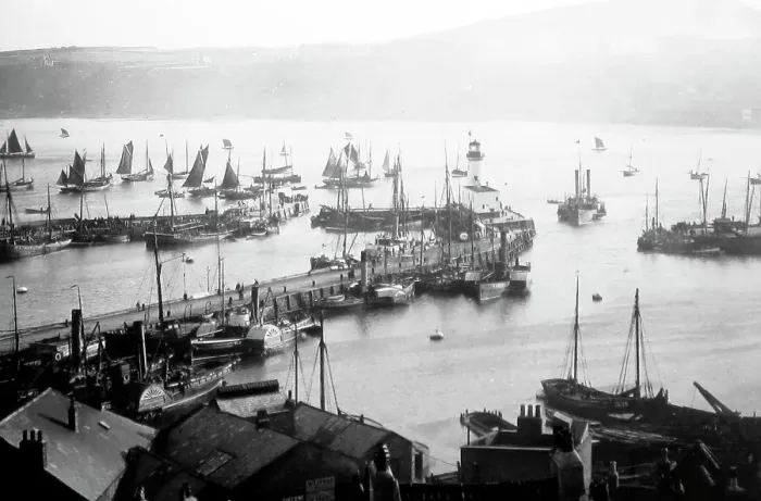 Framed Print : Scarborough harbour Framed Print : Scarborough harbour