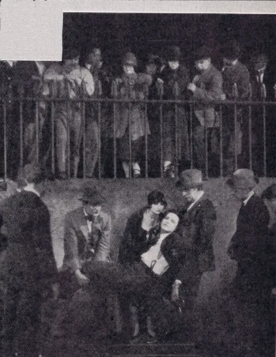 Framed Print : A scene from The Lodger (1926) Framed Print : A scene from The Lodger (1926)