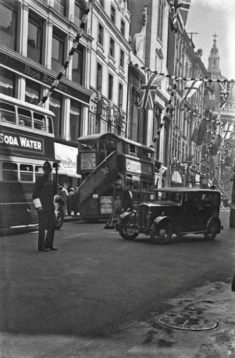 Framed Print : Scene in Ludgate Hill, London Framed Print : Scene in Ludgate Hill, London