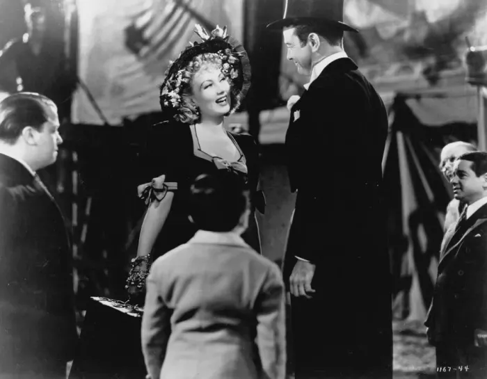 Framed Print : A scene from Maisie Was A Lady (1941) with Ann Sothern Framed Print : A scene from Maisie Was A Lady (1941) with Ann Sothern