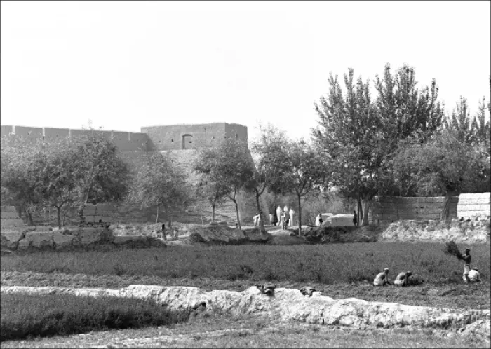Framed Print : Scene outside city wall in Kashgar, western China Framed Print : Scene outside city wall in Kashgar, western China