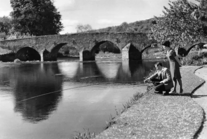 Framed Print : Scene on the River Exe at Bickleigh Bridge, Devon Framed Print : Scene on the River Exe at Bickleigh Bridge, Devon