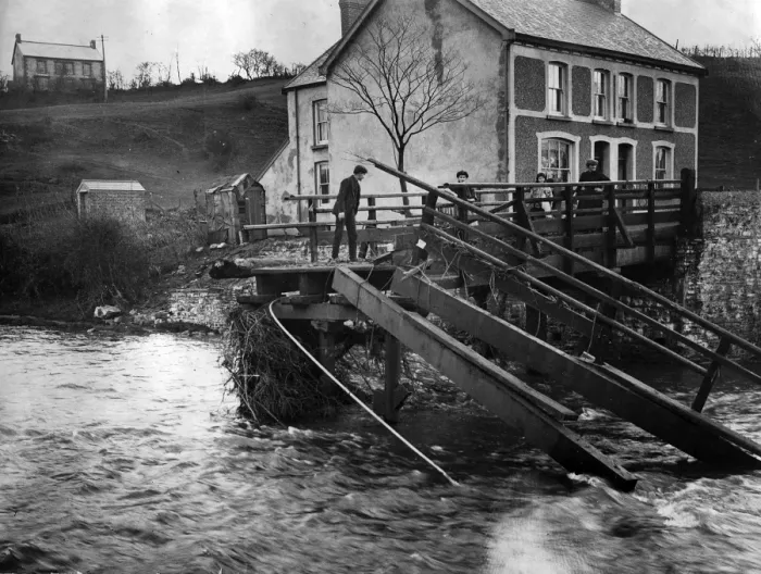 Framed Print : Scene of Welsh floods with damaged bridge, Aberdare Framed Print : Scene of Welsh floods with damaged bridge, Aberdare