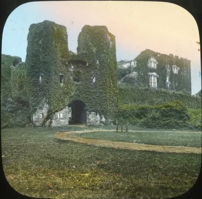 Framed Print : Scenery of Devon - Bewy Pomevoy Castle Framed Print : Scenery of Devon - Bewy Pomevoy Castle