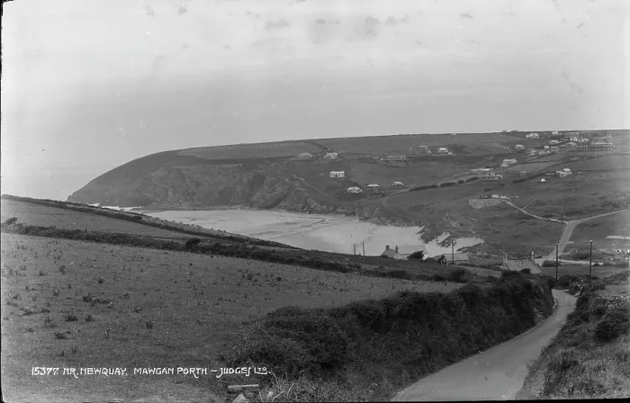 Framed Print : Scenic View of Mawgan Porth Framed Print : Scenic View of Mawgan Porth