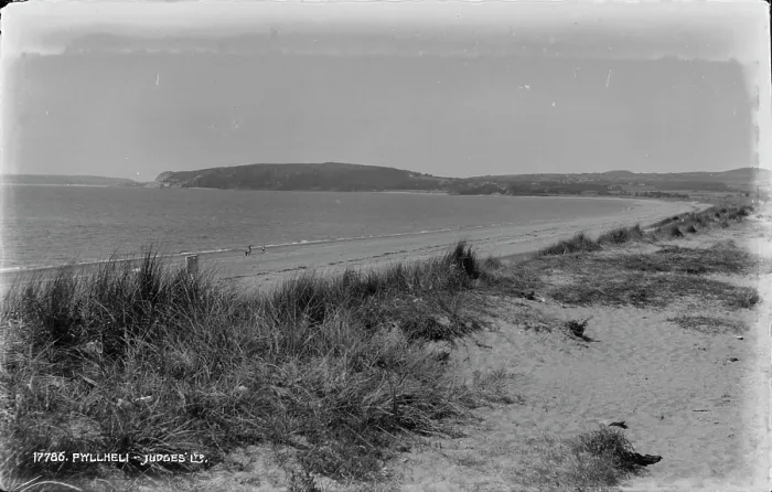 Framed Print : Scenic View of Pwllheli Beach Framed Print : Scenic View of Pwllheli Beach