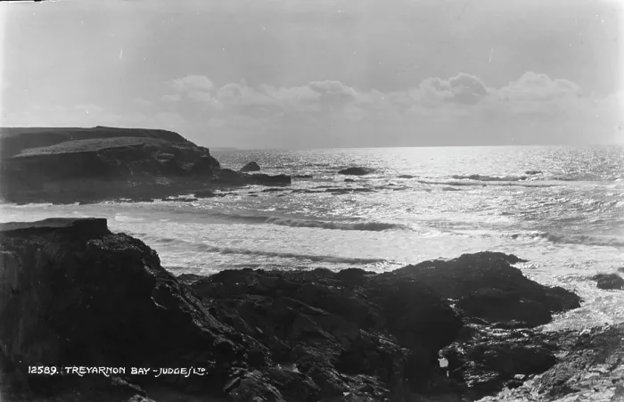 Framed Print : Scenic View of Treyarnon Bay Framed Print : Scenic View of Treyarnon Bay
