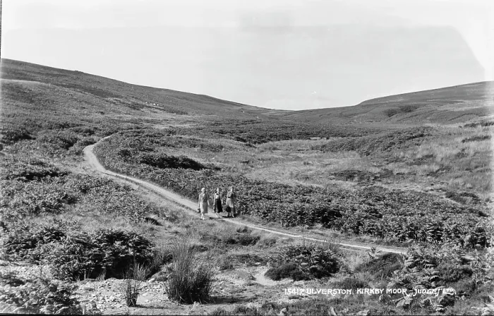 Framed Print : Scenic Walk on Kirby Moor Framed Print : Scenic Walk on Kirby Moor