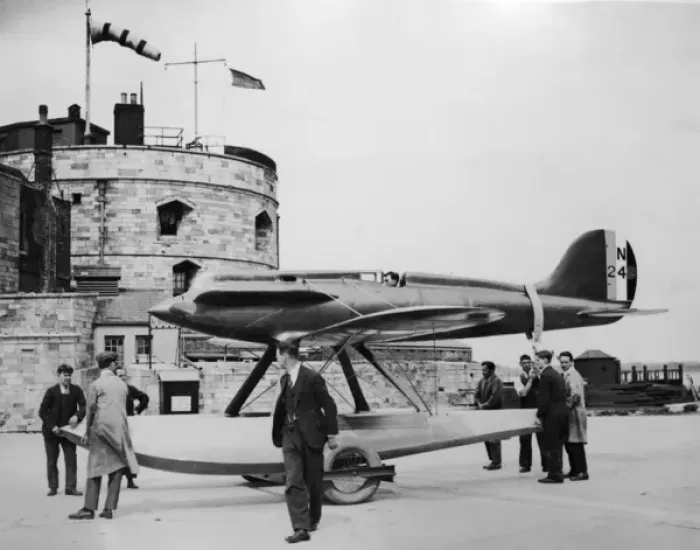 Framed Print : The Schneider Trophy 1929 - Calshot Spit, England Framed Print : The Schneider Trophy 1929 - Calshot Spit, England