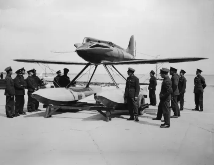 Framed Print : The Schneider Trophy 1929 - Calshot Spit, England Framed Print : The Schneider Trophy 1929 - Calshot Spit, England
