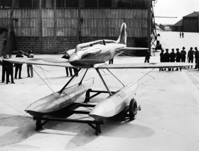Framed Print : The Schneider Trophy 1929 - Calshot Spit, England