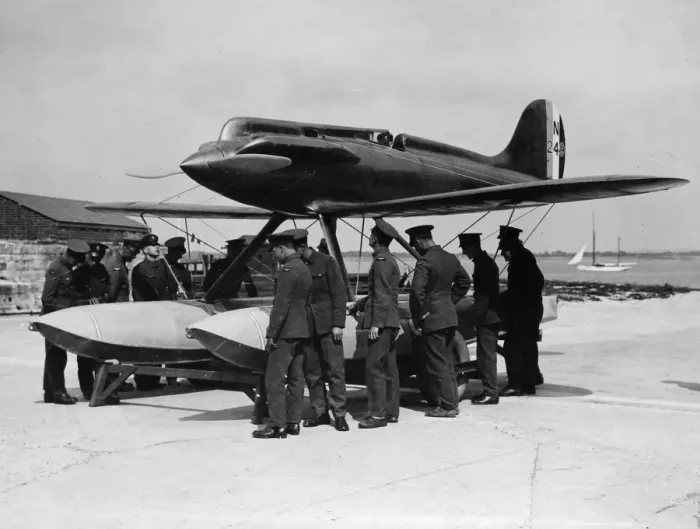 Framed Print : The Schneider Trophy 1929 - Calshot Spit, England Framed Print : The Schneider Trophy 1929 - Calshot Spit, England