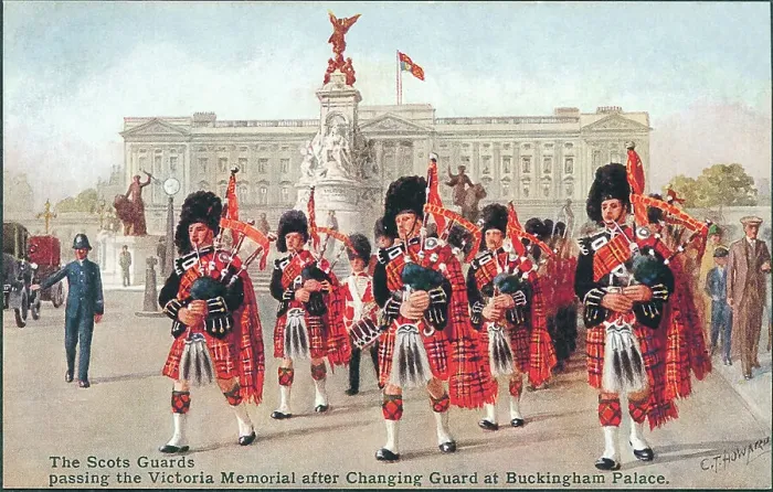 Framed Print : The Scots Guards passing the Victoria Memorial Framed Print : The Scots Guards passing the Victoria Memorial