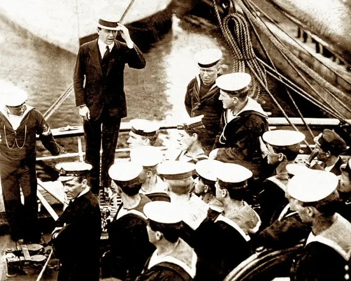 Framed Print : Scott's Antarctic Expedition Captain Scott addresses crew Framed Print : Scott's Antarctic Expedition Captain Scott addresses crew