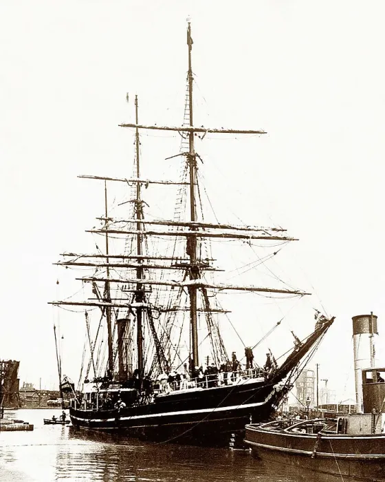 Framed Print : Scott's Antarctic Expedition Terra Nova departing Cardiff